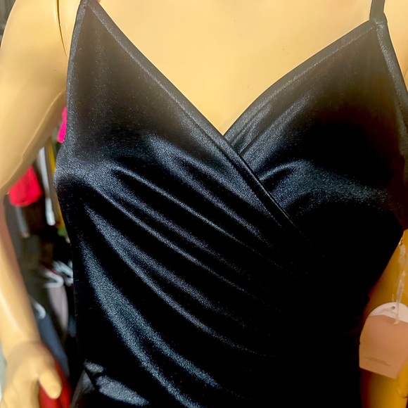 Black satin evening gown. NWT never worn. Strechy material true to size. - Picture 2 of 4